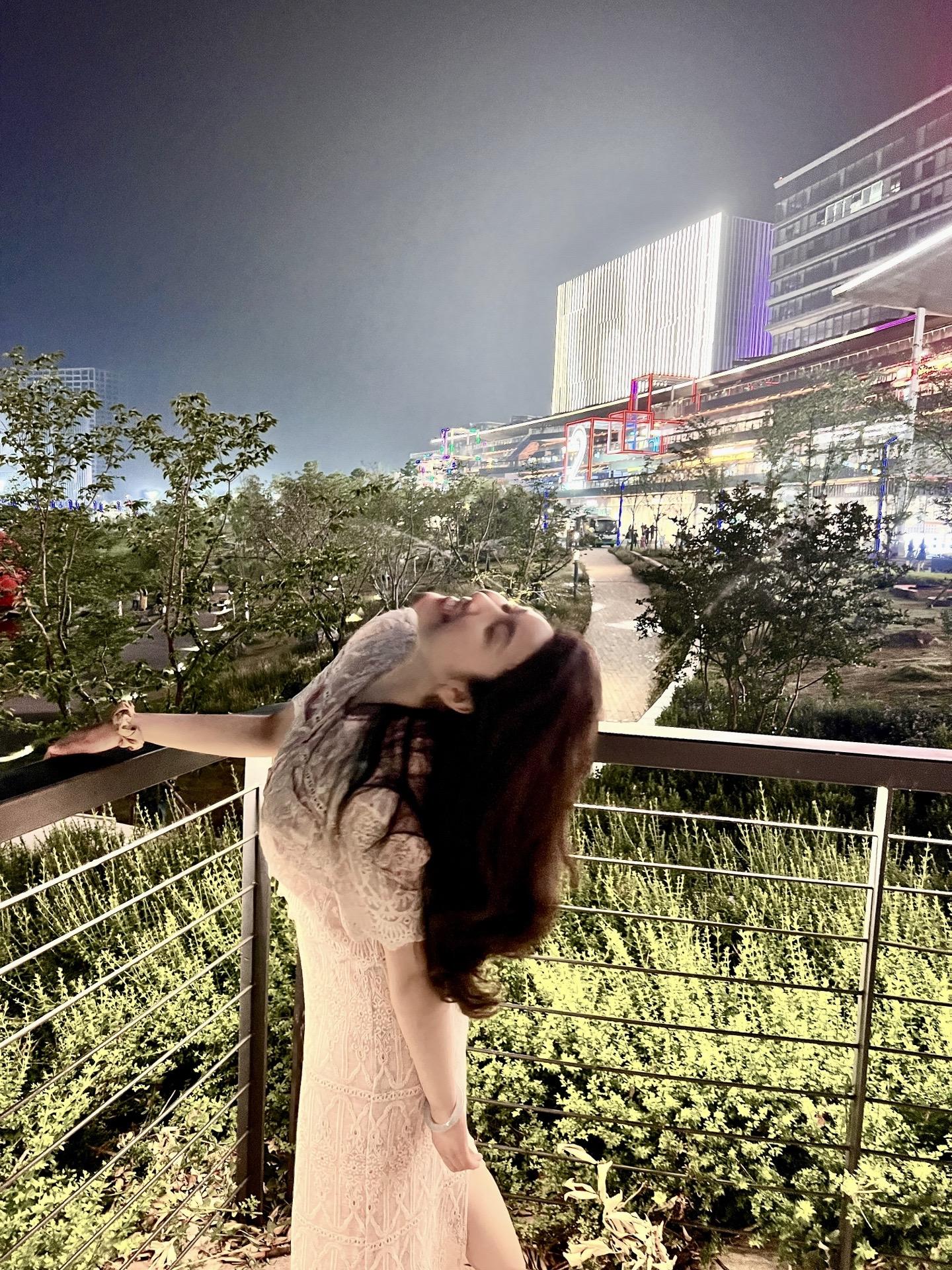 爱确实是有洁癖的 它可以不问过往 但开始后就不能有瑕疵