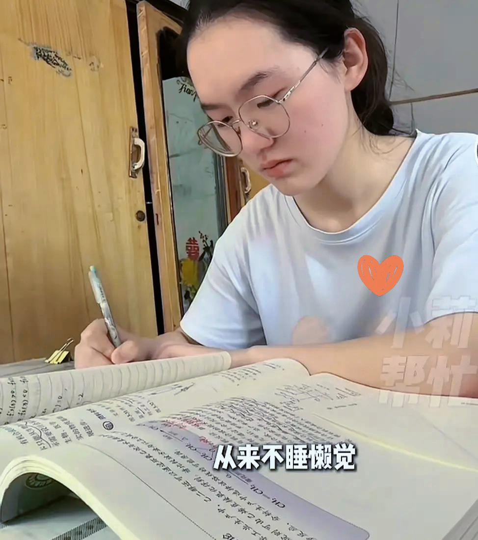 见过不少等着爱心资助的学子，韩雅平的选择真的刷新了我对寒门优秀孩子的认知。明明可