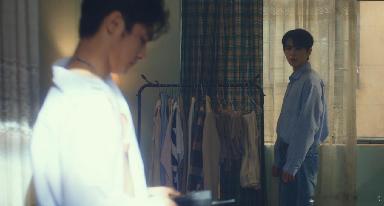 家华与光明的对手戏最绝的是势均力敌，光明很清楚家华的软肋是过去与后辈，每一句都往