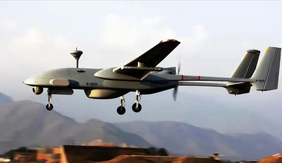 中:老三 我送你一架无人机 要不
印:你要送我无人机？ 
中:对啊  你就说要不