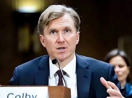 美国正在中国周边兜售战争风险！

五角大楼负责政策事务的副部长科尔比，作为五角大