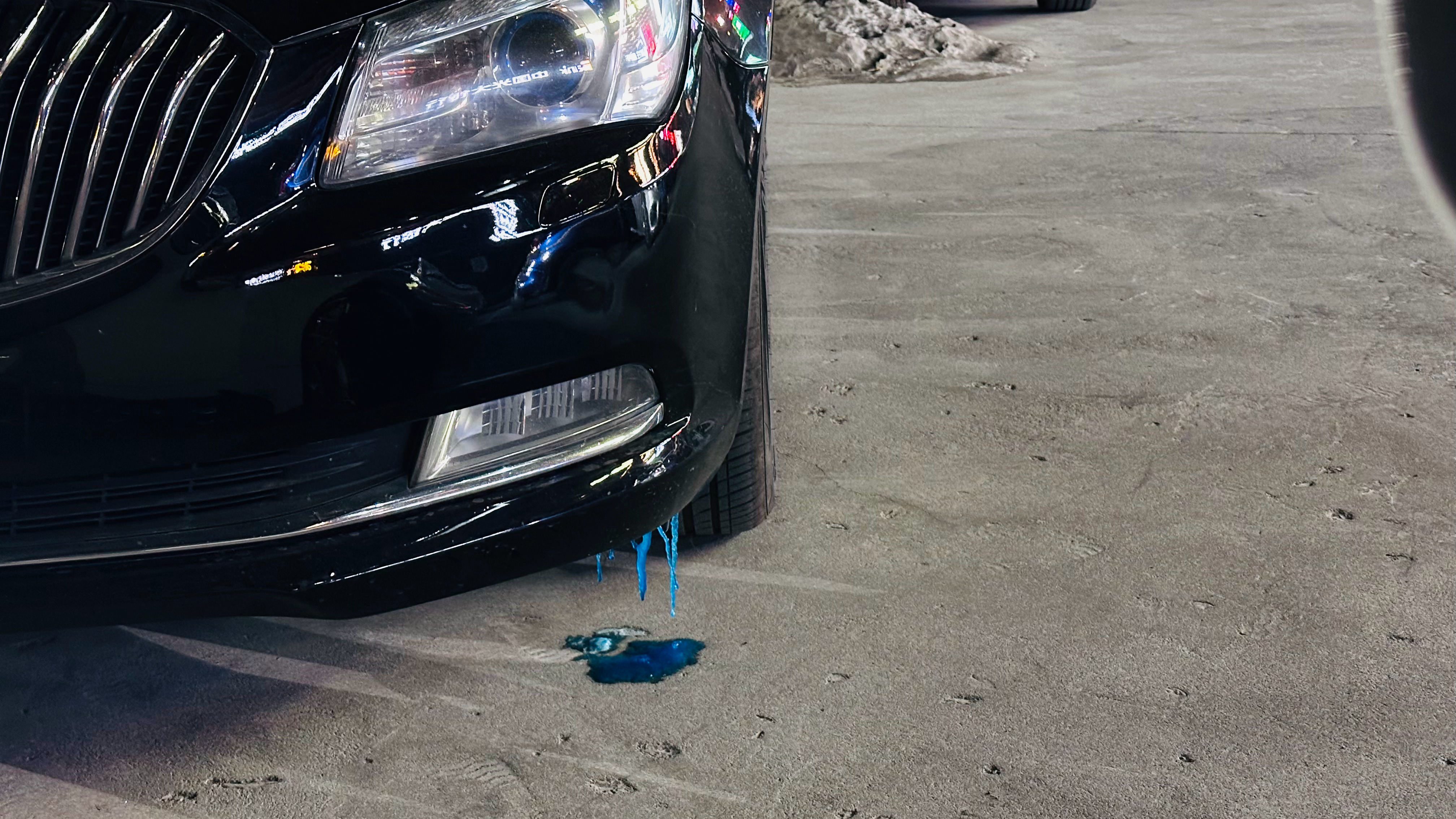 大哥冬季玻璃水几块钱一大瓶你这下可好，每个几百块完不了事儿。别不正经说车