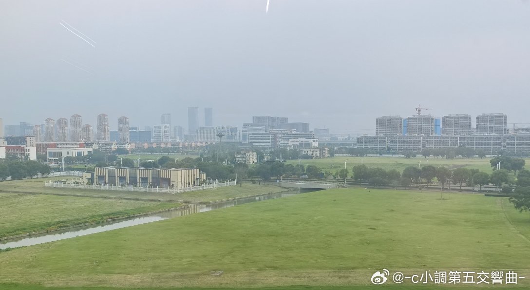 何意味啊一整天大晴天，快下班了就阴天准备下雨是吧 