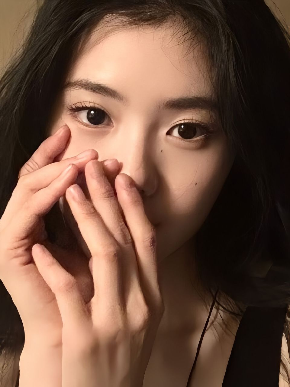 很多人没意识到 你其实会很喜欢这样光秃秃未经美甲雕琢的手指 ​​​