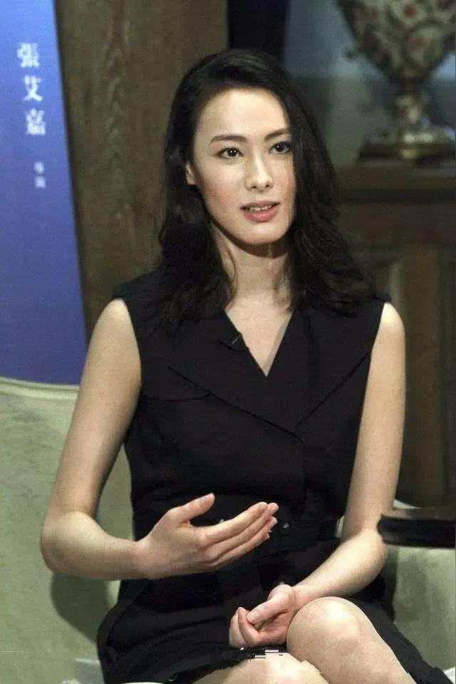 欣赏不来梁洛施的颜值，身材一直是干瘦干瘦的，或许女性模特都是这样的高高瘦瘦的所谓