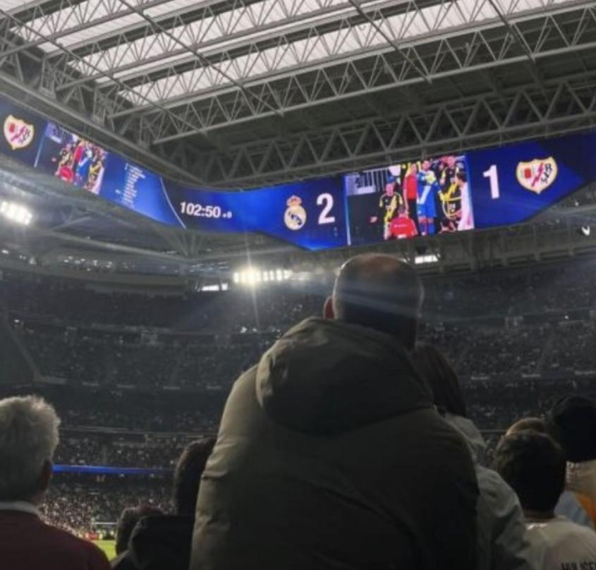 在第22轮西甲联赛，巴列卡诺客场1-2负于皇马。巴列卡诺球员帕拉松的妻子赛后批评