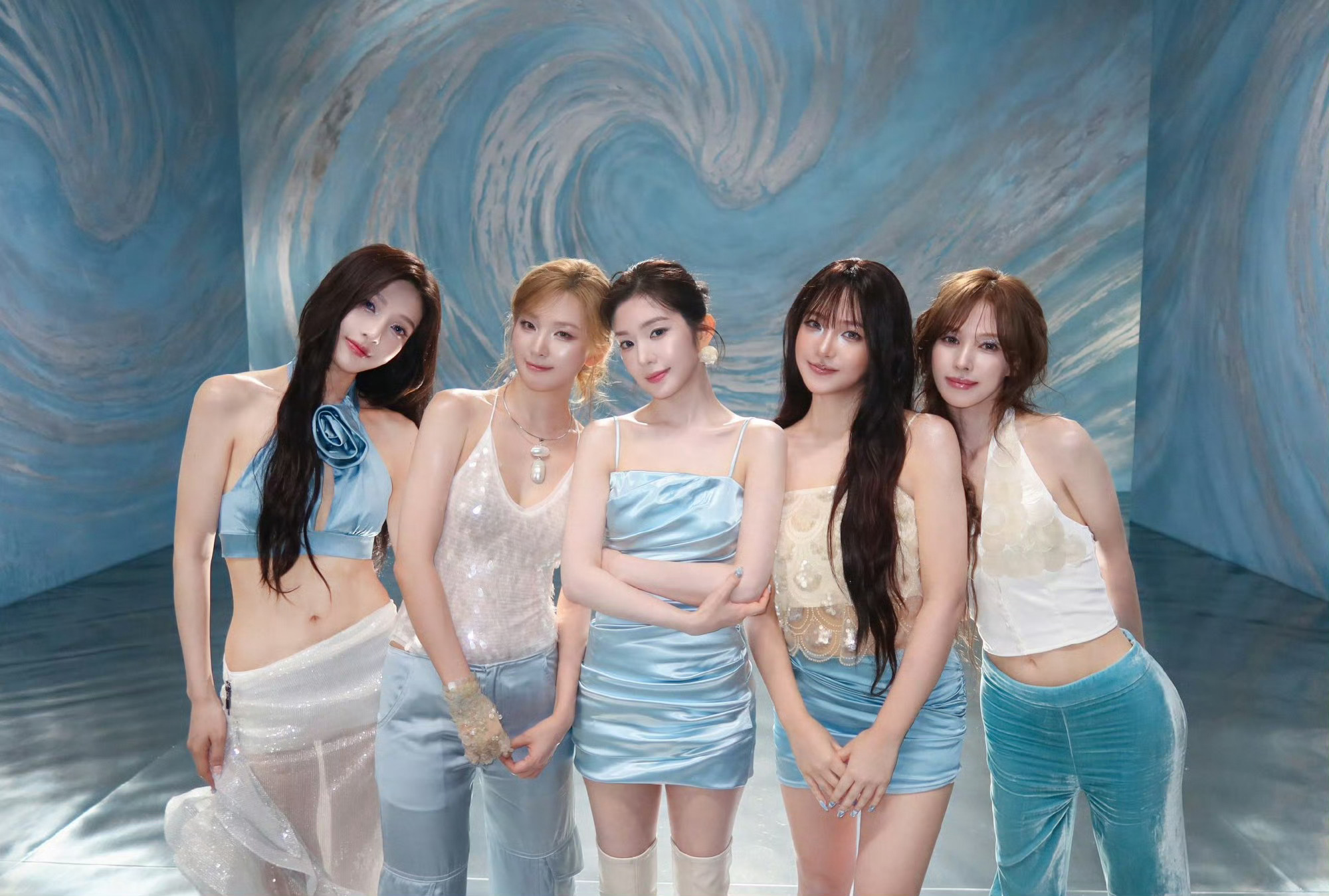 RedVelvet 💗💛💙💚💜260805 【官推】更新lets go