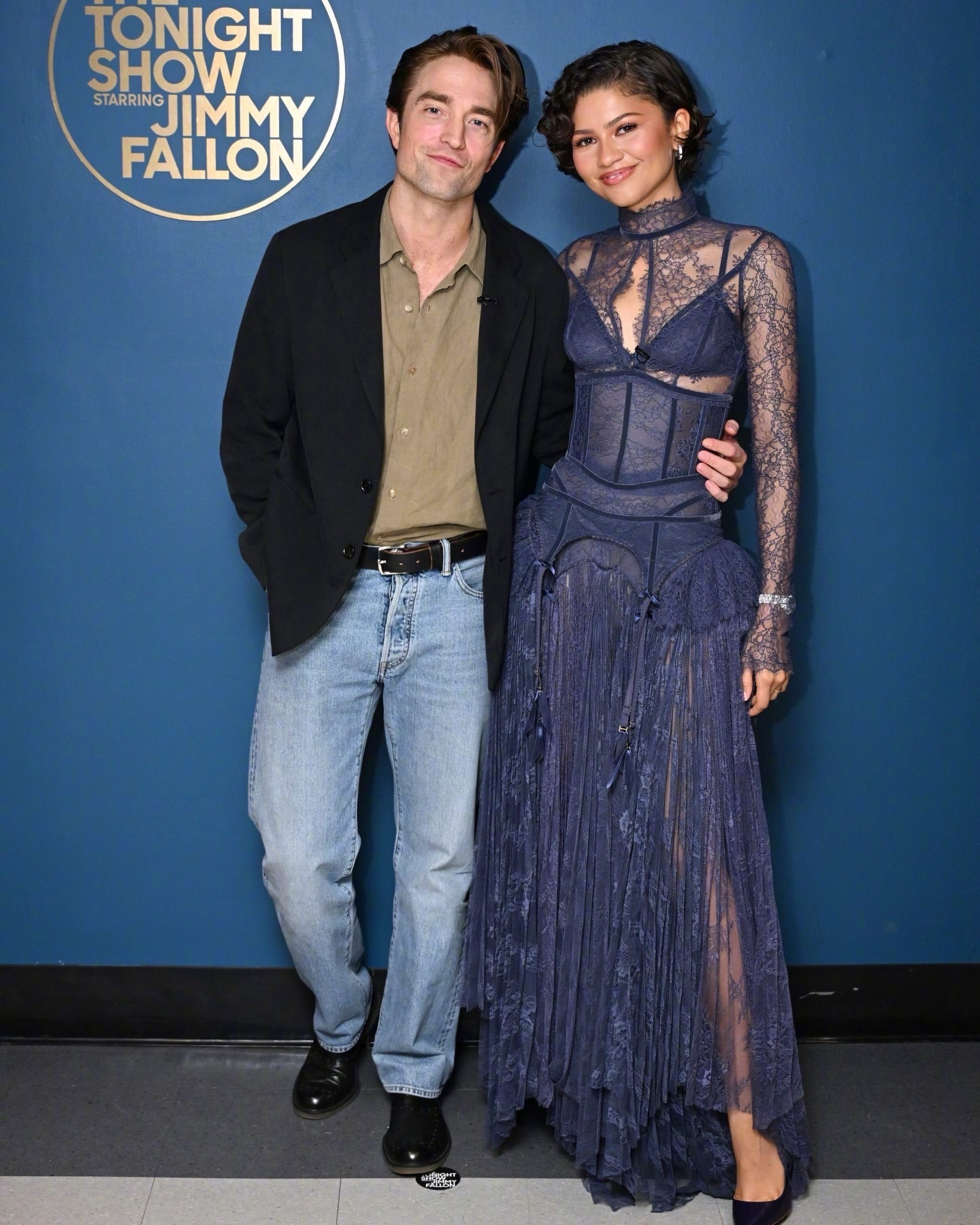 现身纽约参加《今夜秀》（The Tonight Show）录制的赞达亚和Robe