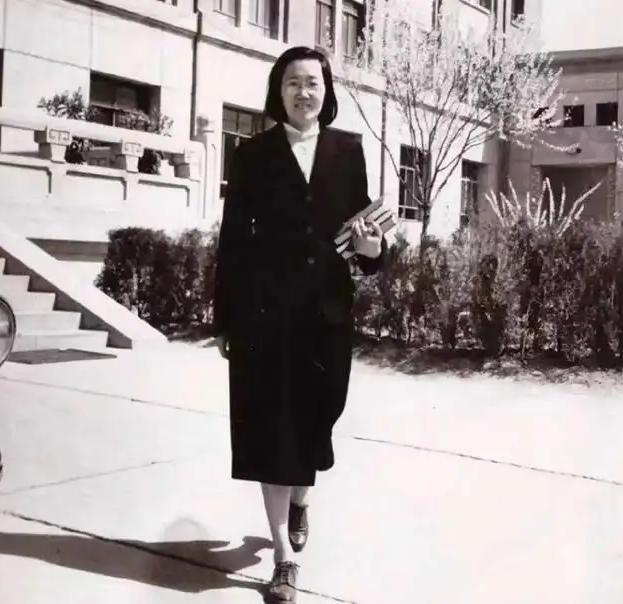 1961年，北大才女王承书吃完饭后，像往常一样去了实验室，谁知这一走，却像人间蒸