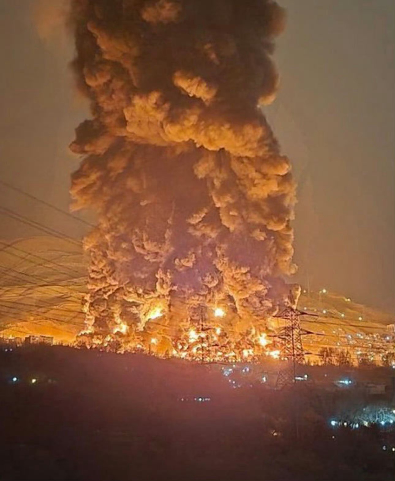 美袭击伊朗海水淡化厂美伊以冲突 【军事 伊朗专家会议成员：最高领袖选举会议将在未