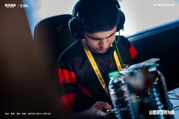 这才是电竞盛宴的打开方式！和平精英世界赛决赛揭幕战高能启幕，全球顶尖战力同场竞技