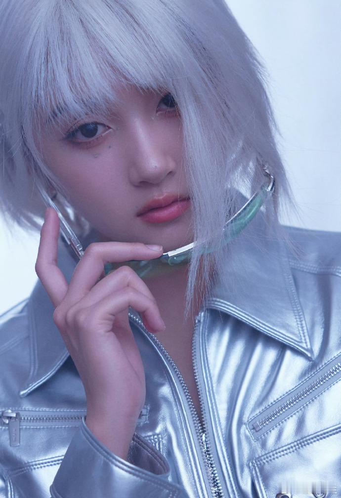 关晓彤我的星际文女主 谁懂啊！关晓彤的外形条件真的太能打了！高挑身材自带优势，搭