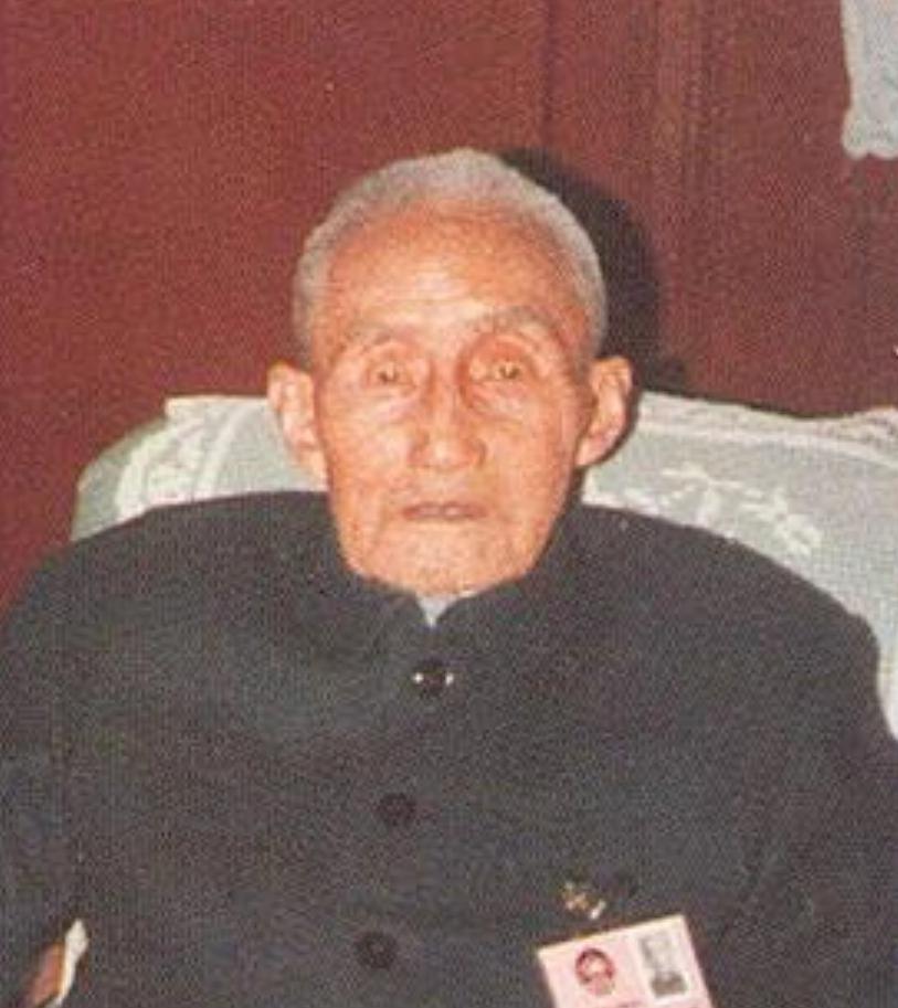 1949 年荆门战役，国军第 79 军军长方靖兵败被俘。陷入绝境时他曾萌生自尽的