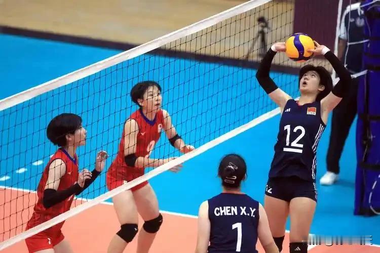 世青赛中国女排首秀开门红
北京时间8月7日，2026年U17女排世锦赛，中国女排