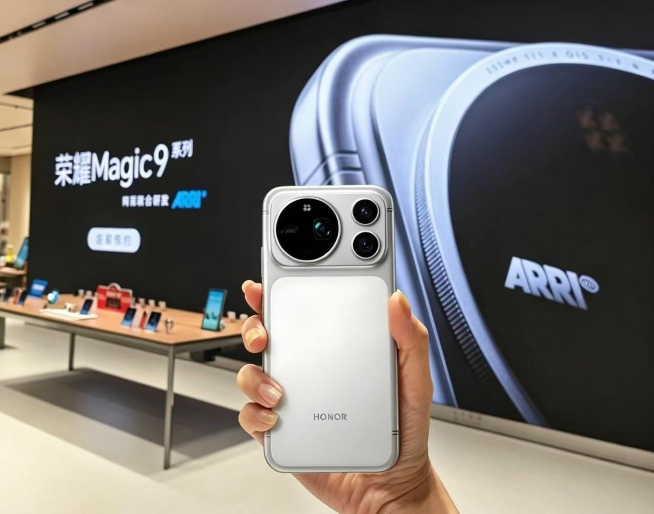如果旗舰手机电池给到8800毫安时，你觉得够不够狠？
最新爆料称，Magic9 
