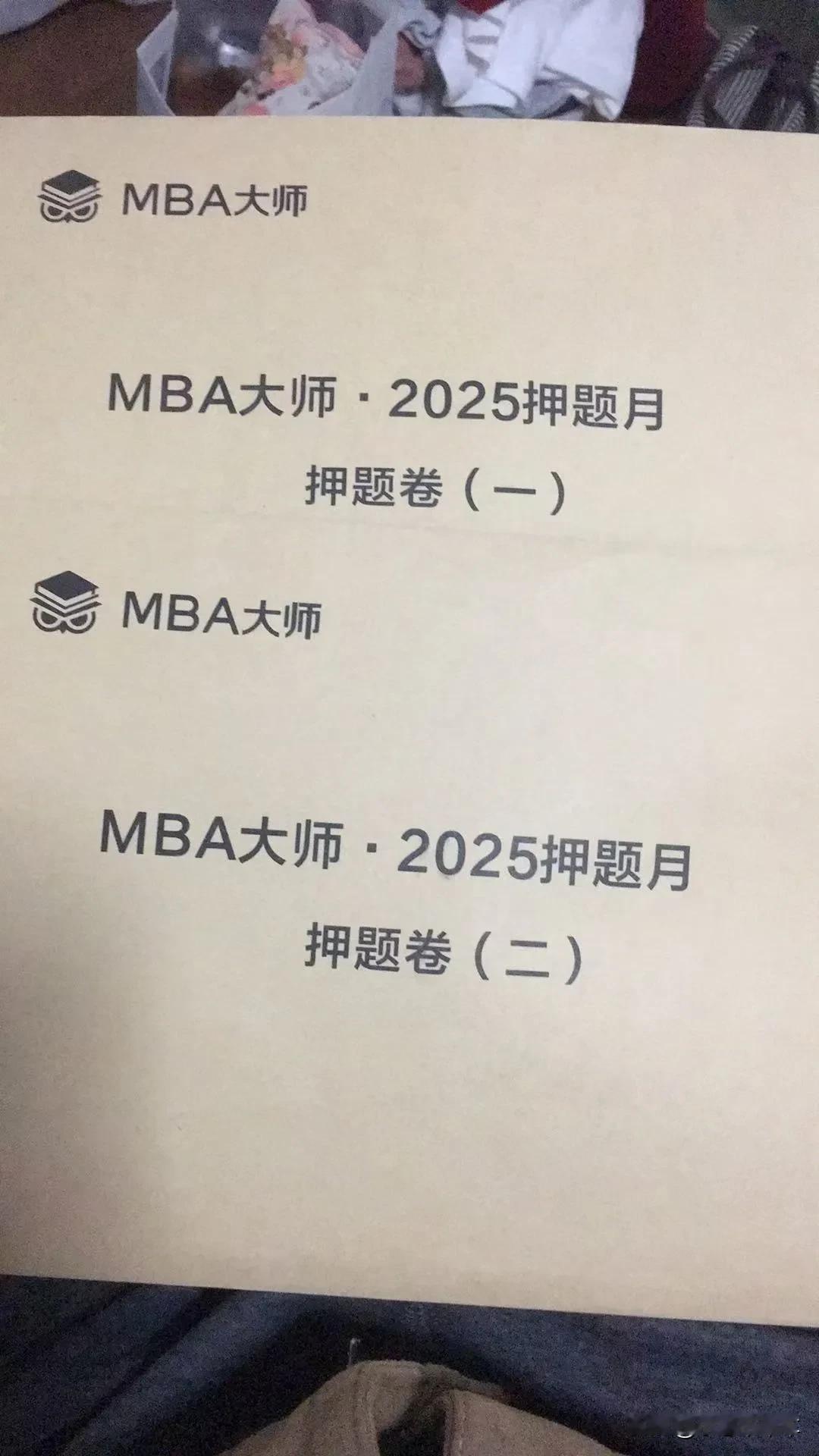 一年发生了太多的事，马上要考试了，一定会上岸[耶]这两天粉丝涨的好慢啊，也不知道