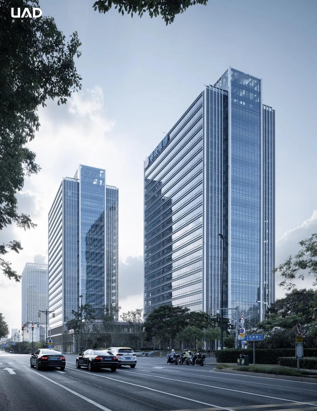 UAD作品｜错落双塔，无锡市政科创产业园
🌍设计打破了传统高层办公的封闭模式，