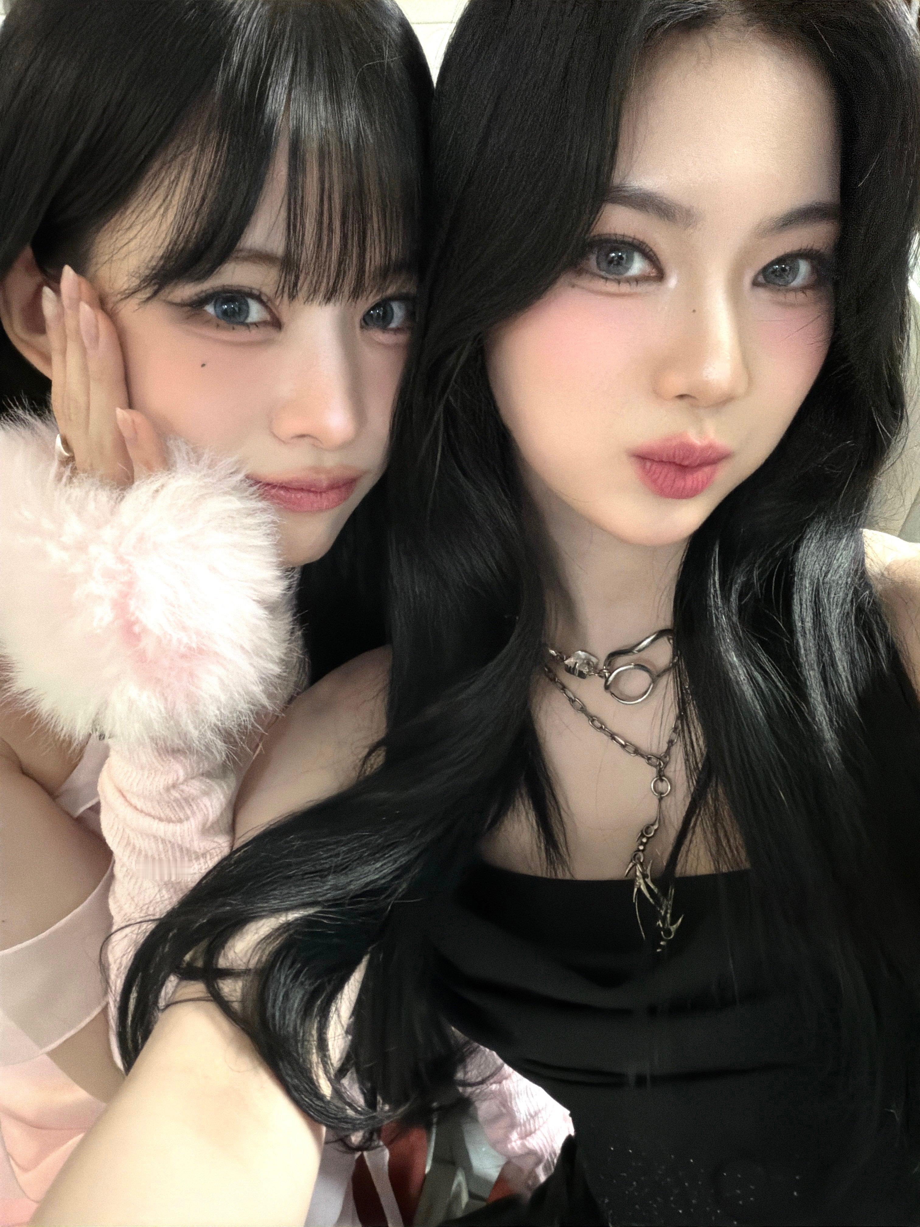 251229 STAYC isa李采映 和彩煐 🐈⬛💞 