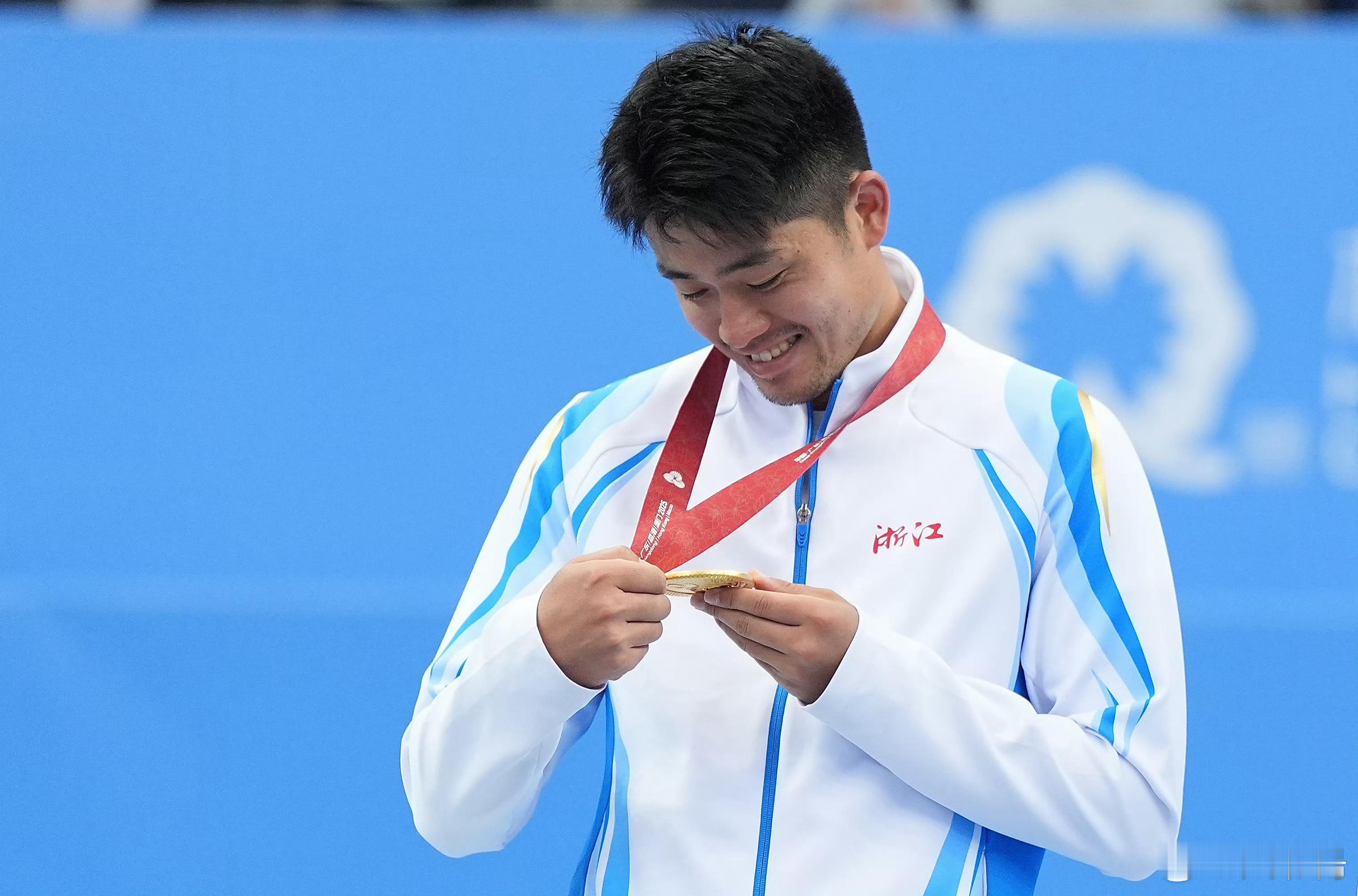 吴易昺明年第一站是ATP250香港赛，赛事对他做了一期专访，我摘录了其中几段问答