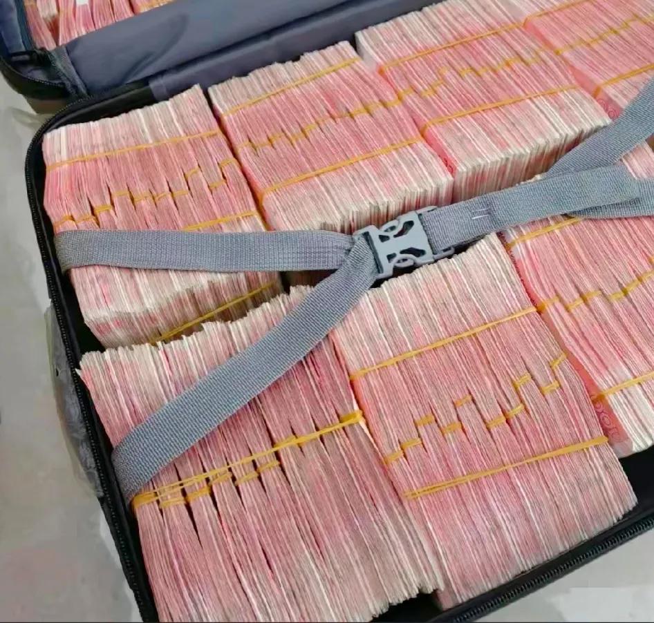 广西一位李先生被骗 60 万元，报警之后，他给骗子发消息，骗子一直不理他。他心生
