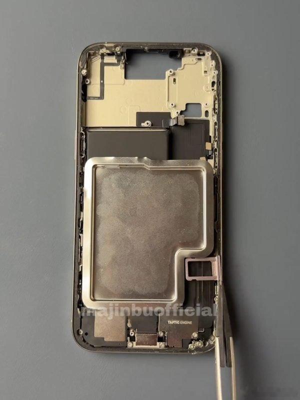 iPhone 17 Pro国行版为了放sim卡槽要阉割电池了[允悲]，之前几代电