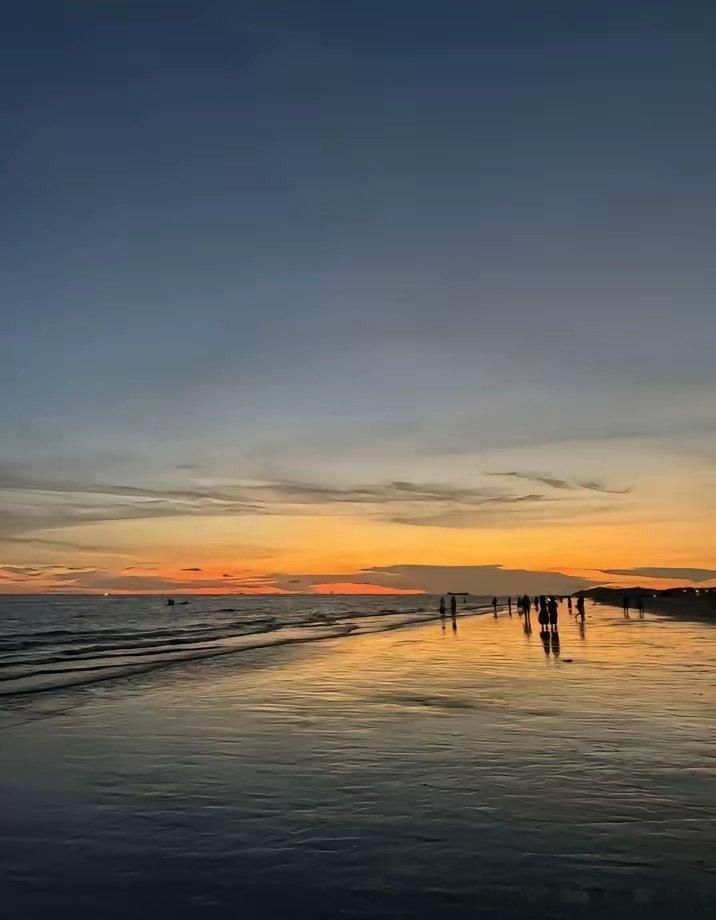 今日市场中值得关注的板块和个股：1、稀土板块北方稀土、中国稀土、广晟有色、盛和资