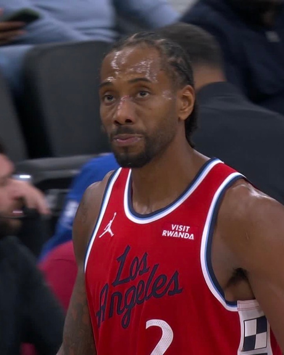 Haynes：伦纳德￼左膝不适，提前结束客场之旅返回洛杉矶接受治疗！伦纳德一周前