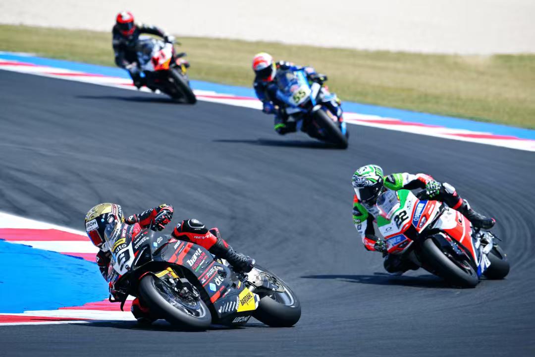 看完 2026 WSBK 法国站，我有个很深的感受，摩托车比赛，杆位真的不等于冠