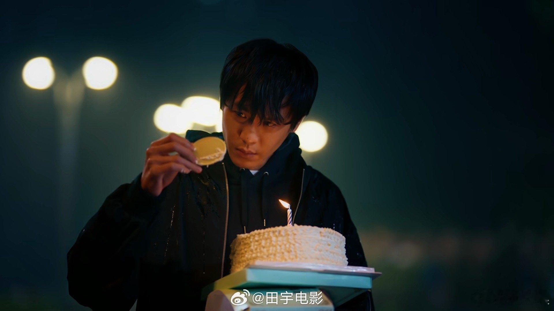 人之初大胆结构人之初叙事结构很独特 人之初的DNA双螺旋设定太妙了，人物情感和故