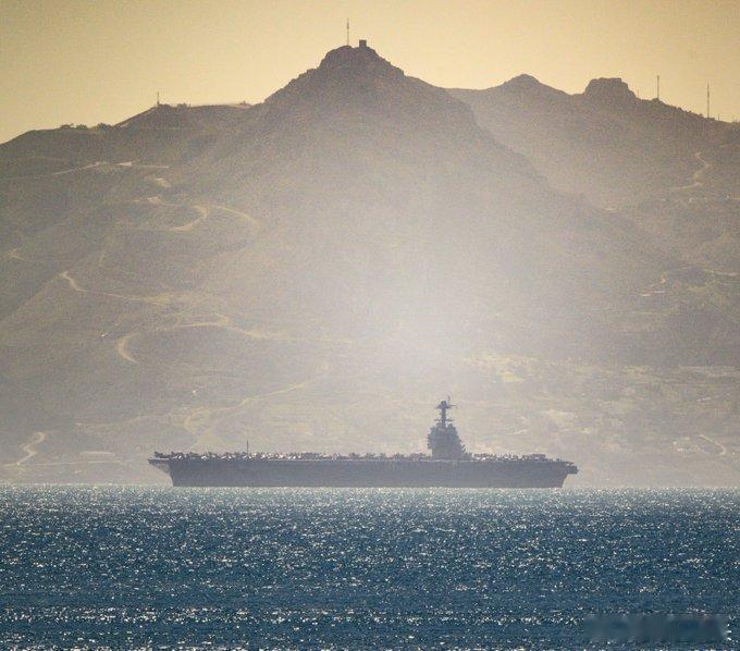 航空母舰“杰拉尔德· R·福特”号已进入地中海，与此同时，唐纳德·特朗普正在权衡