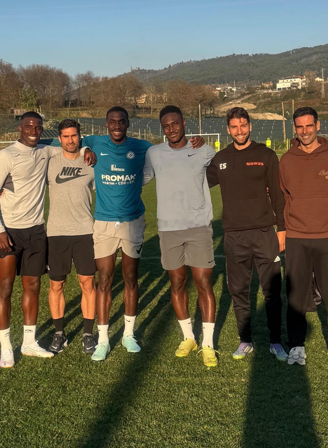 法比奥与马马杜、马莱莱一同训练，带领他们训练的是前国安体能教练佩德罗。北京国安中