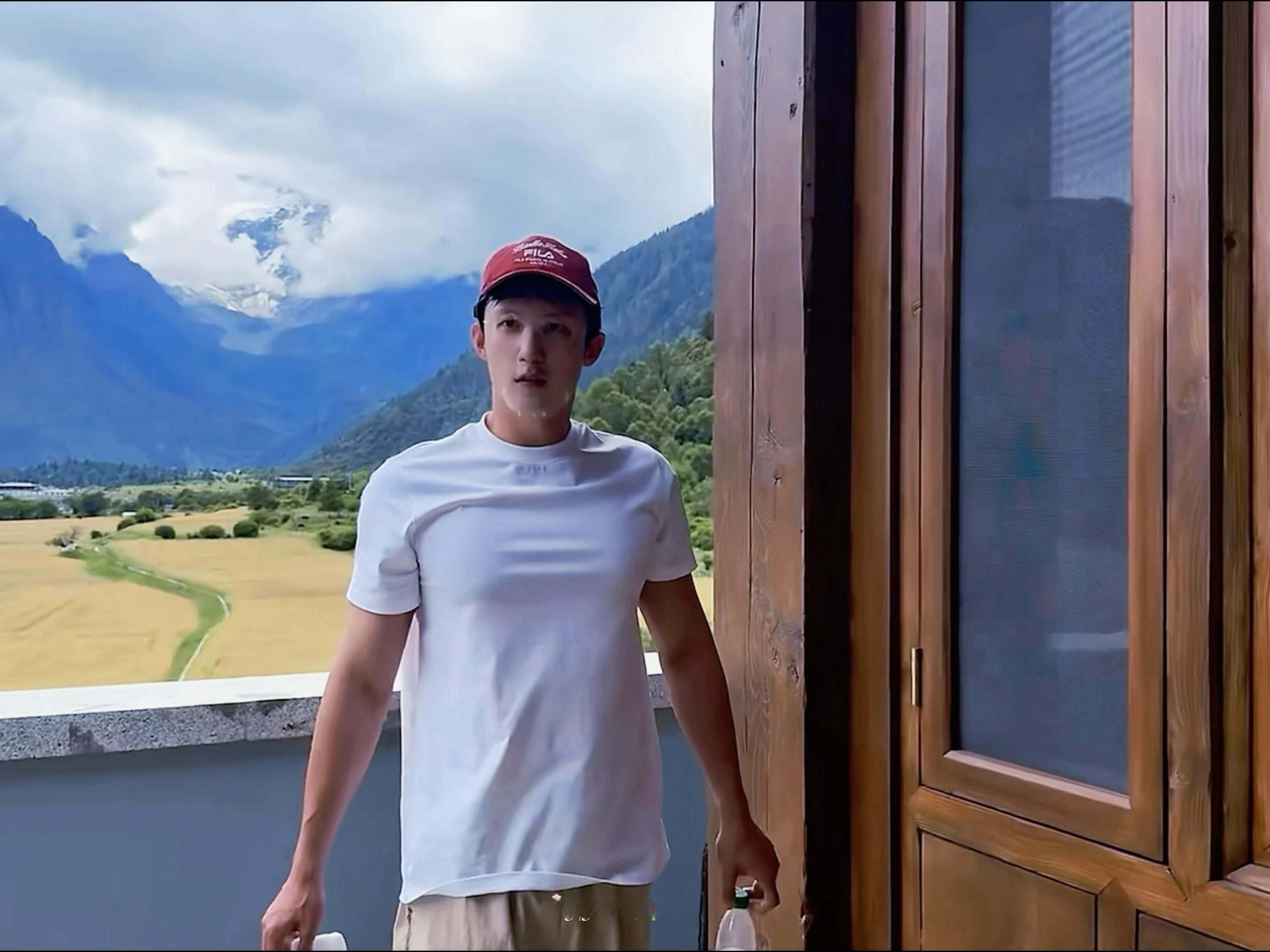 健康又自律 还懂得保养敷面膜美人的日常😎黄景瑜有拆弹经验 白敬亭有被崩飞经验 