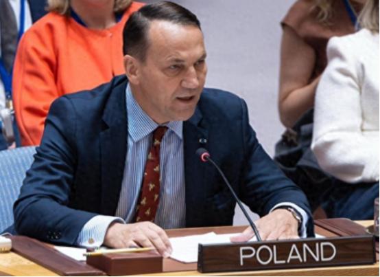 波兰终于老实了！
 
9月28日，俄罗斯连夜轰炸乌克兰首都基辅，没想到一枚导弹击