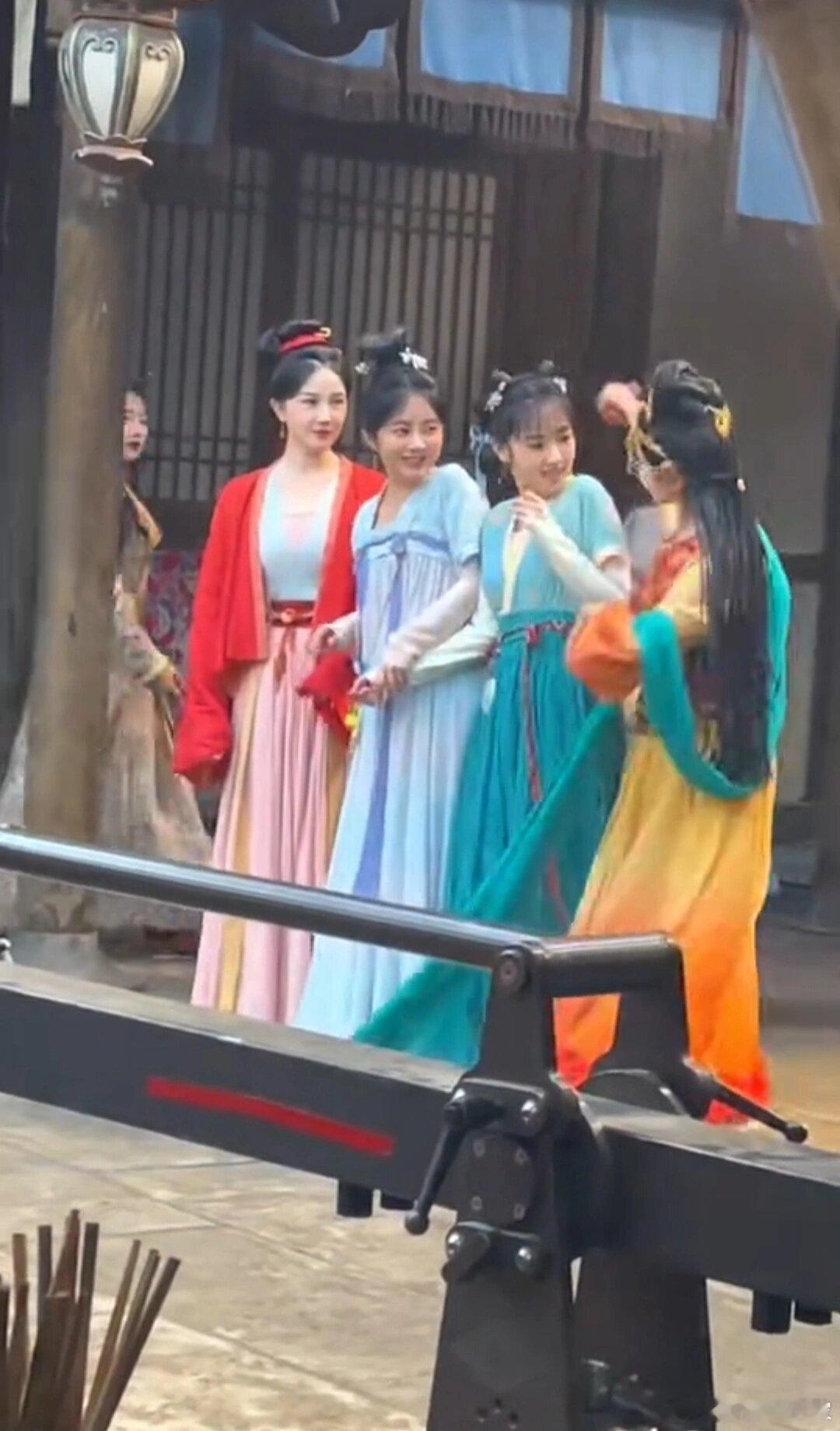 谭松韵陈小纭蜀锦人家 ​​​