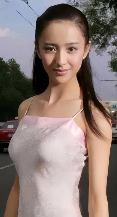 佟丽娅是一位备受赞誉的演员，她的出色表现和努力的付出，使她在娱乐圈中脱颖而出。佟