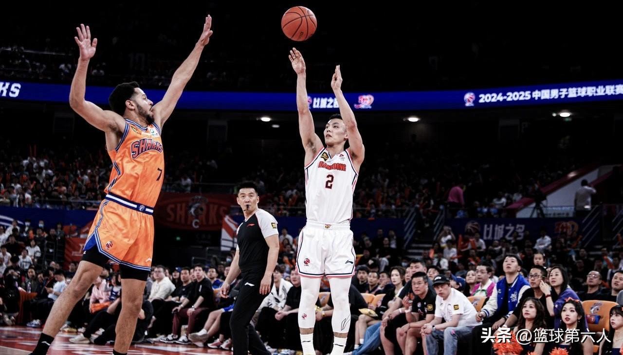 35分+7记三分！徐杰加冕全明星MVP，小个子闪耀诸暨之夜

北京时间3月8日，