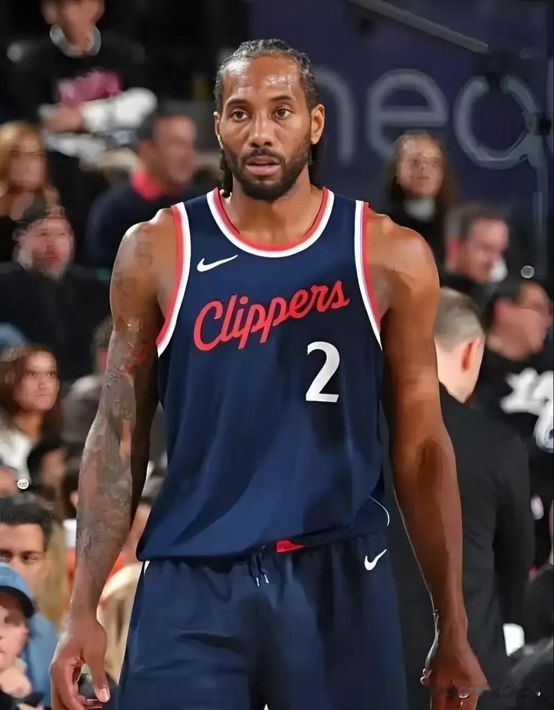 快船“漏水”沉了！
在今天西部季后赛第九、十名附加赛中，库里带伤出战，上半场手感