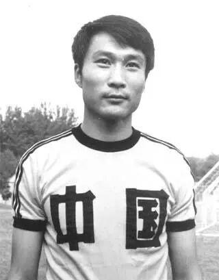 其实，沈祥福是个外柔内刚的人。还是1998年，在如此困难的情况下，沈祥福从来没有