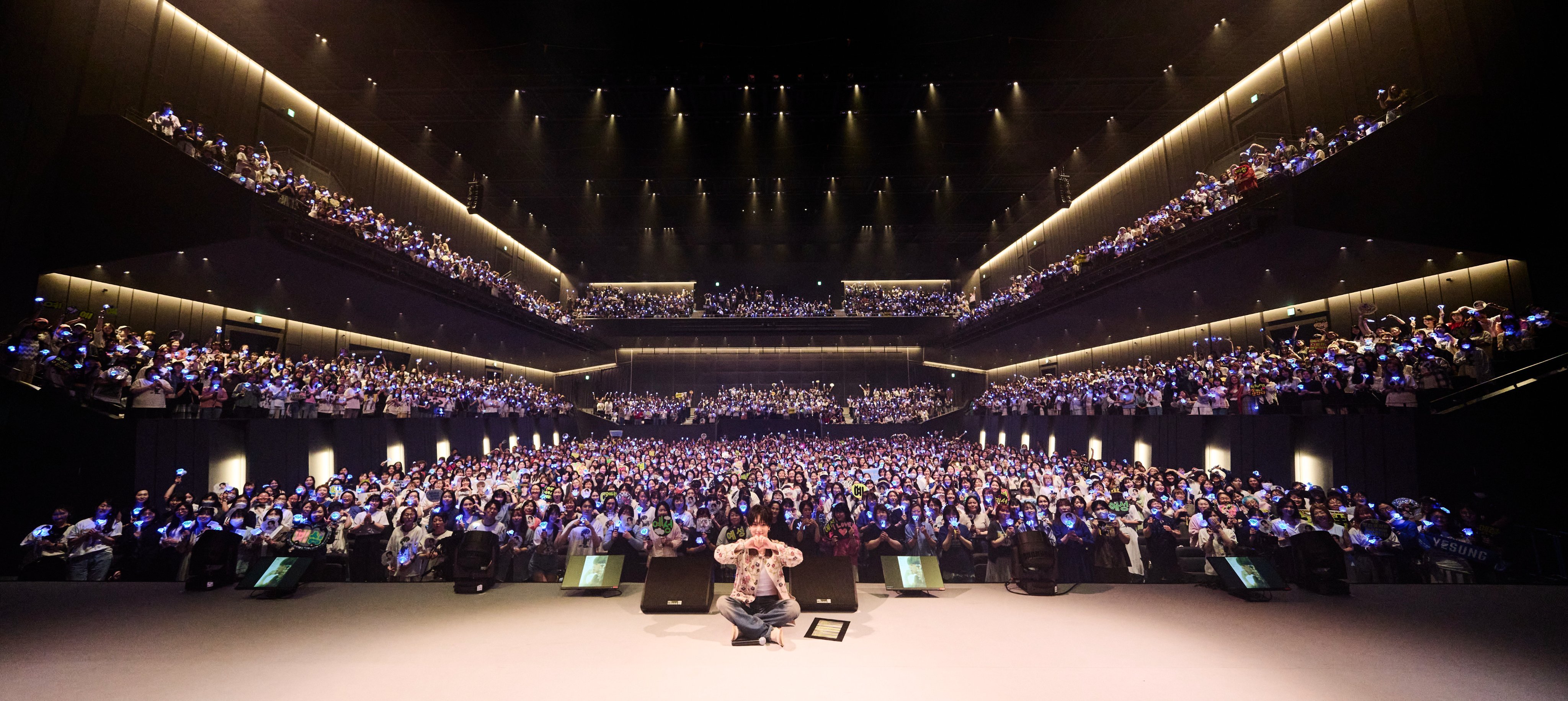 “CB百蓝_。260530 日本官推更新金钟云 相关：SUPER JUNIOR-