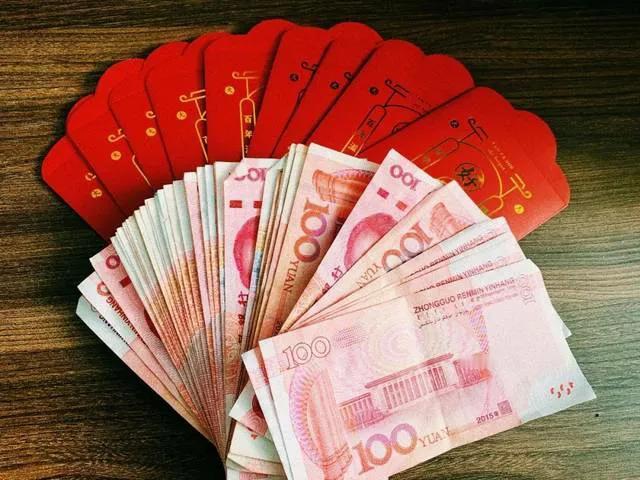 年过得一点不开心，回家待了10天，参加了5场酒席，随礼4000元，给两边父母买礼