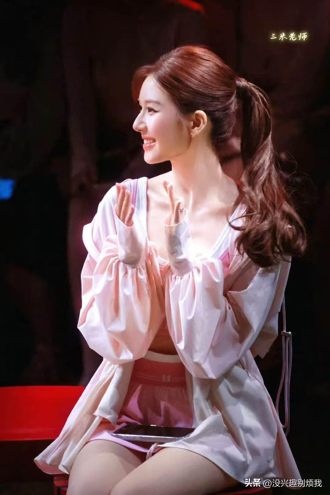 赵露思这次被侧颜征服