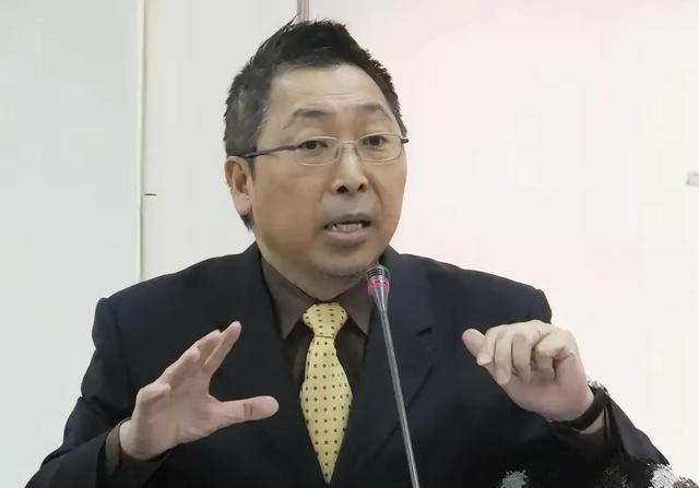 台湾地区名嘴唐湘龙说：中国给美国面子，美国就是一个超级大国。但如果美国胆敢挑事，