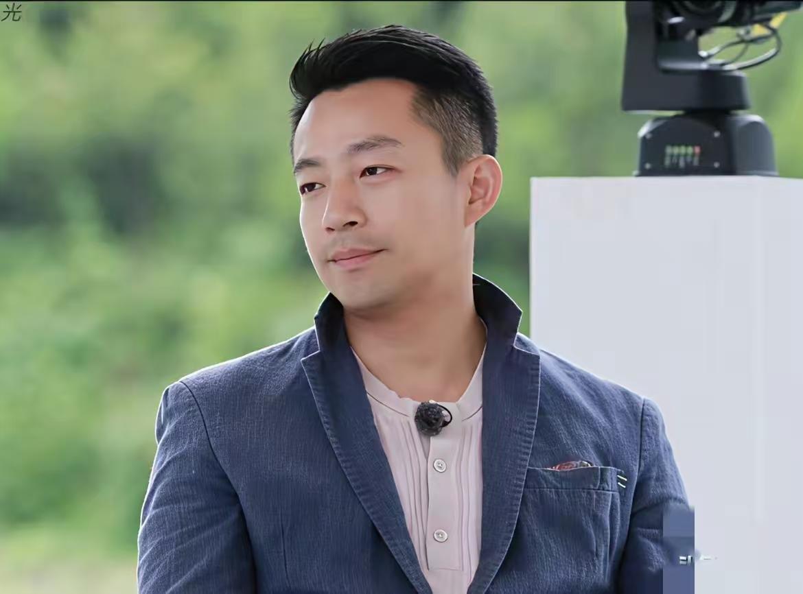 这事儿闹到现在，估计连张兰都没招了。被s家左右时，还同情汪小菲，现在看来确实是阿