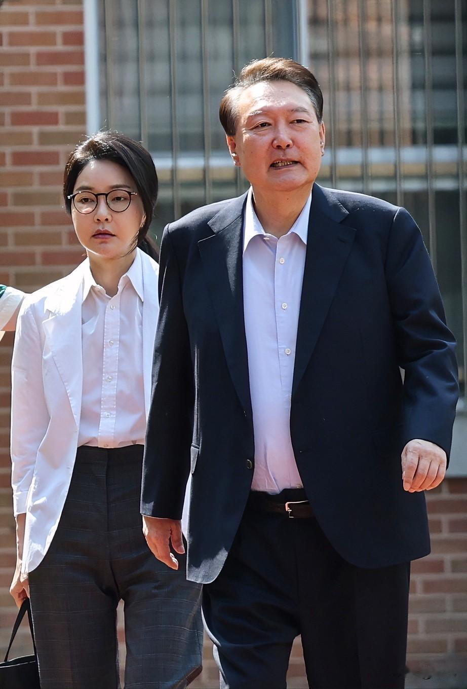 突发消息！韩国前总统被判无期徒刑加30年后，又增加7年刑期。刚刚，韩国前总统尹锡