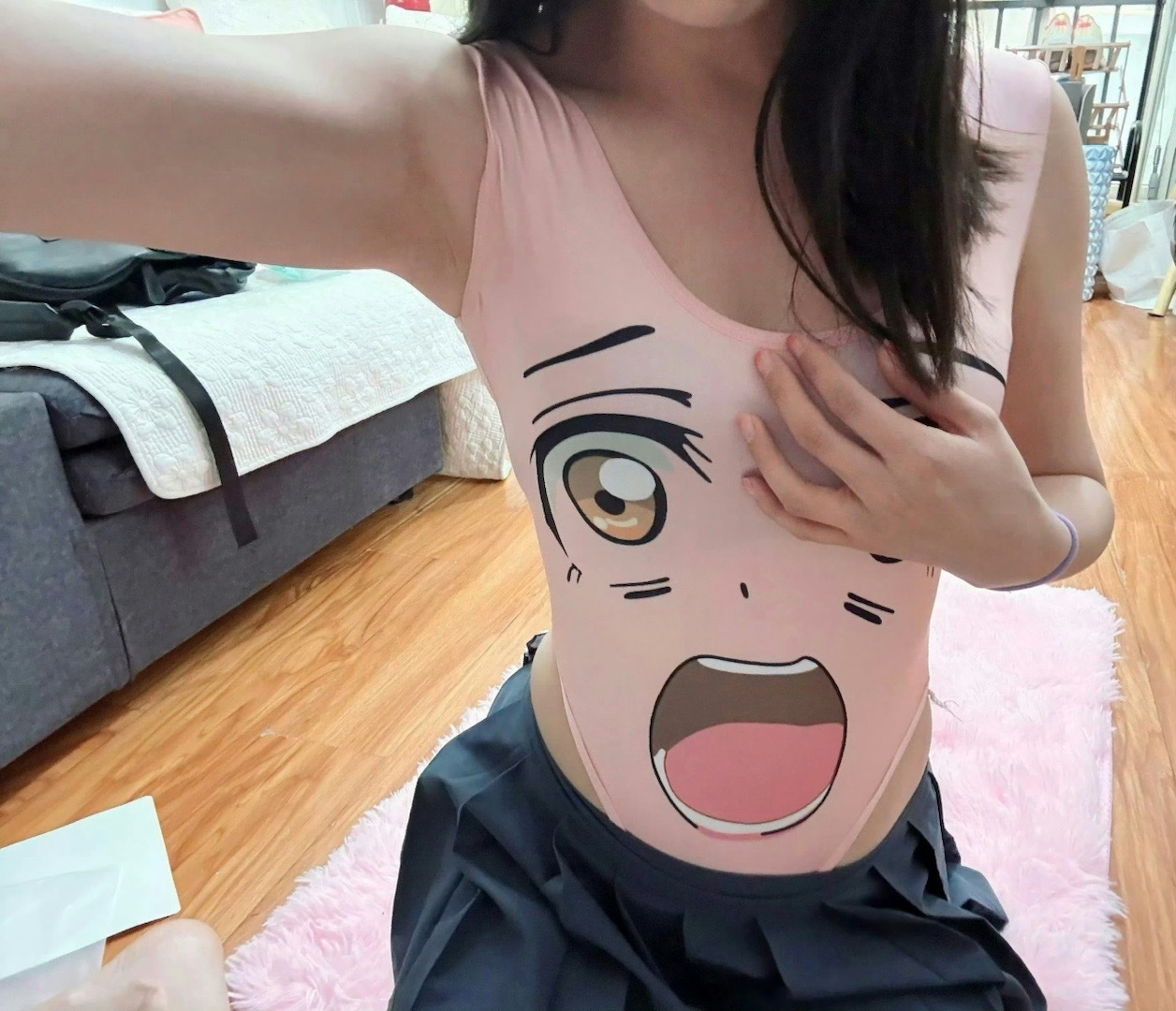 在异地恋中，排卵期带来的难受，就像阴天里潮湿的空气，闷得人喘不过气  