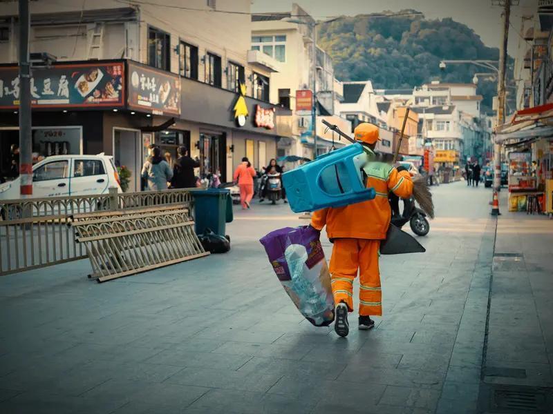 对于我们普通人，最大的愿望其实就是追求生活的“确定性”。不是要功成名就或财富自由