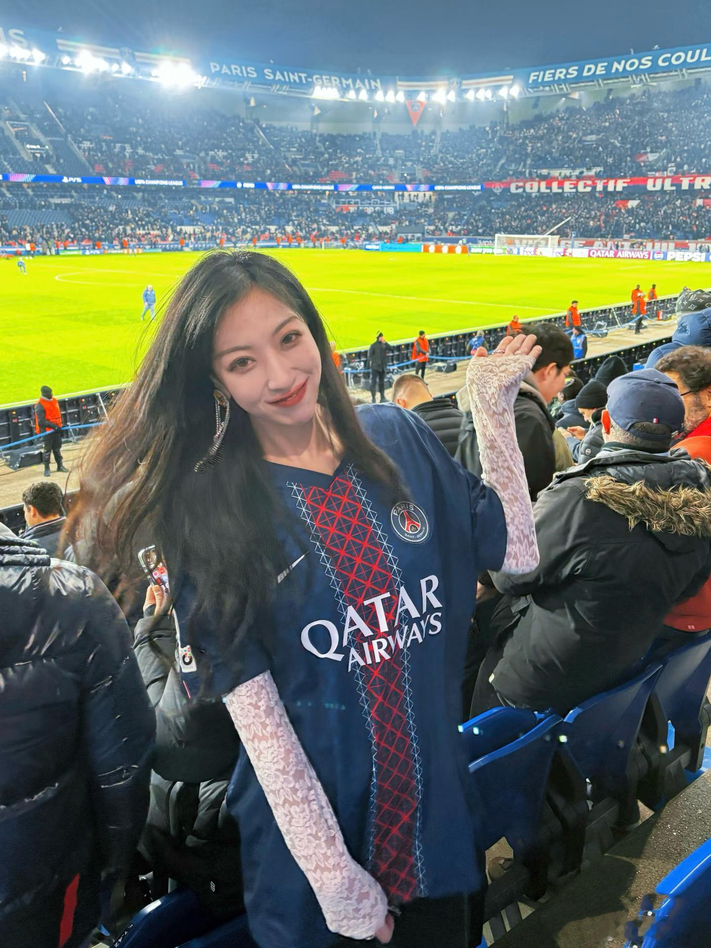 巴黎圣日耳曼  一下两下三下 是金球奖先生，最后一下升华了金球奖，登贝莱先生巴黎