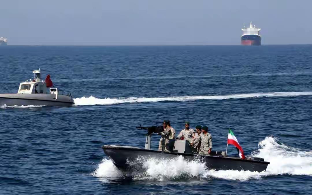 炸锅！美伊再战风险拉满，巴铁万人大军压境沙特，最强国产战机要亮剑？
 
家人们！