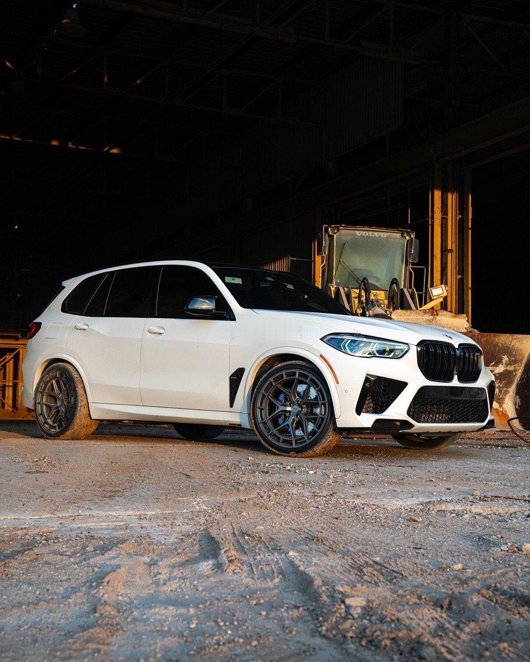 渐行渐远的，不止身边的人和事TLFW 𝐅𝐎𝐑𝐆𝐄𝐃 继续接单个性化私