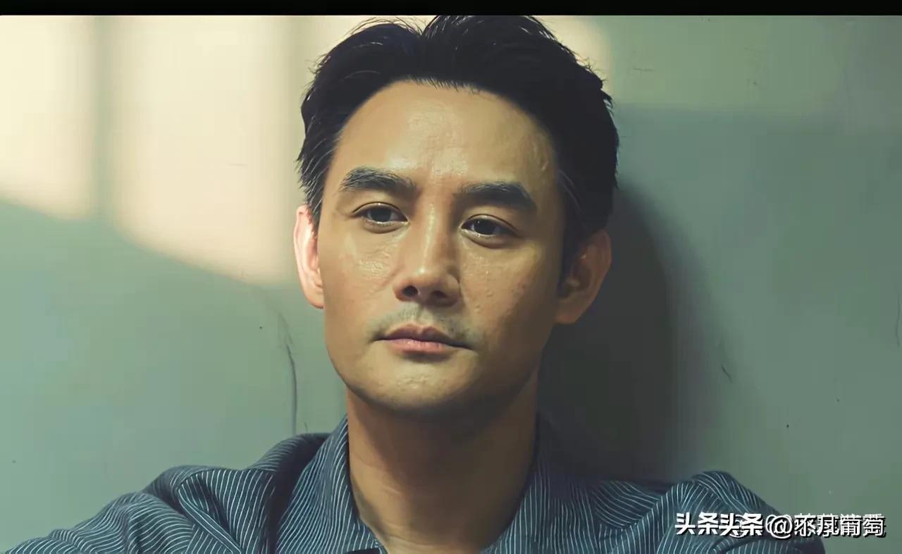 看完《交锋》，最打动我的，不是马憩为了再次当卧底，宁可去吃牢饭！而是欧豪演的林看